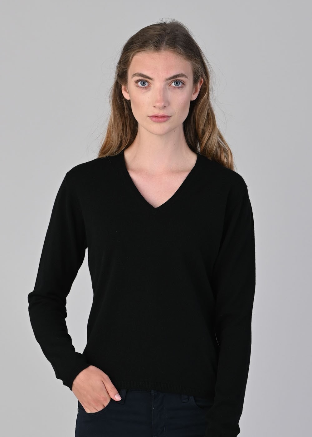 Millie Cashmere Vee Neck - Black - 1