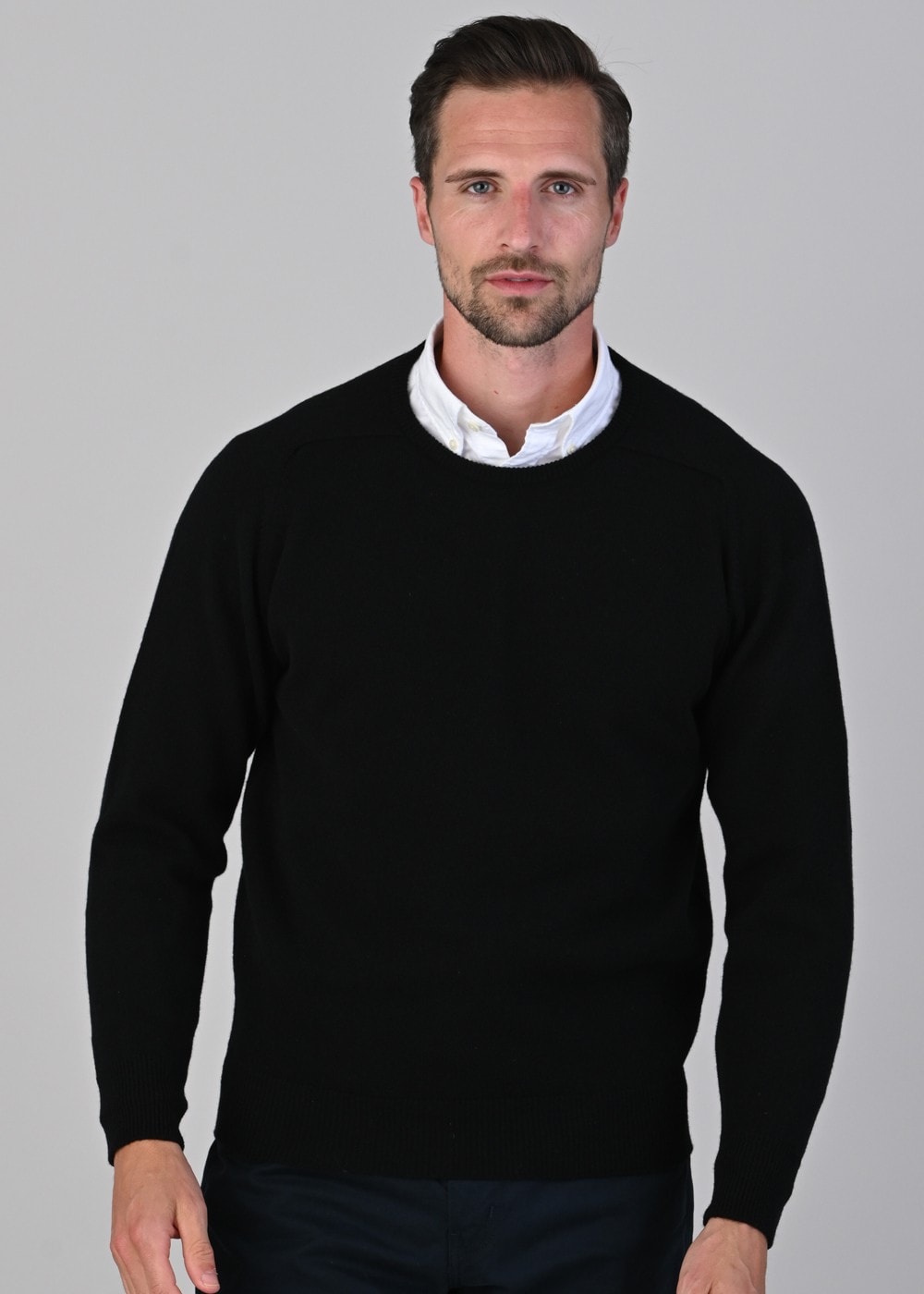 Leven 2 Ply Lambswool Crew Neck - Black - 2