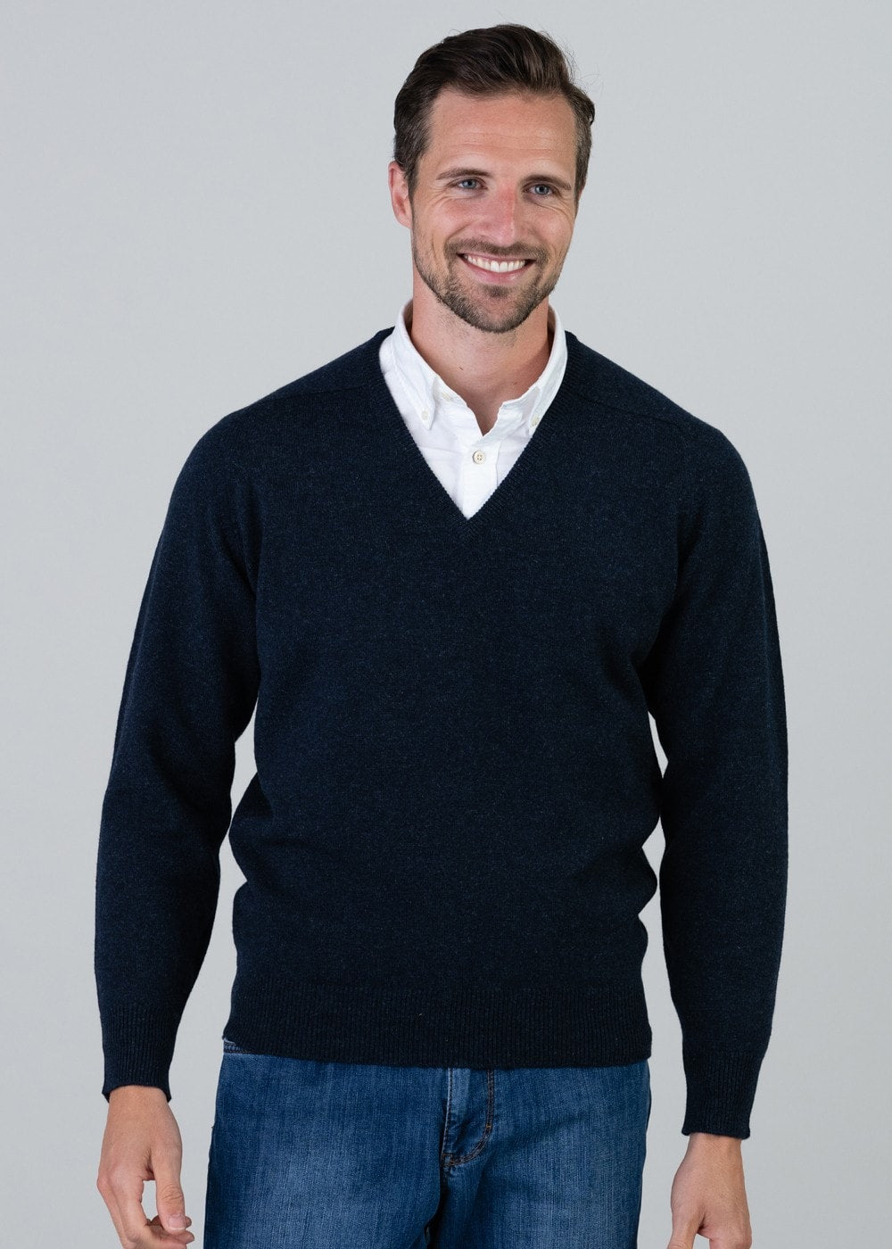 Leven 2 Ply Lambswool V-Neck - Midnight - 3