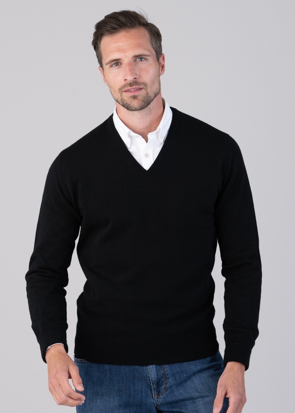 Oxton 1 Ply Cashmere V-Neck - Black - 2