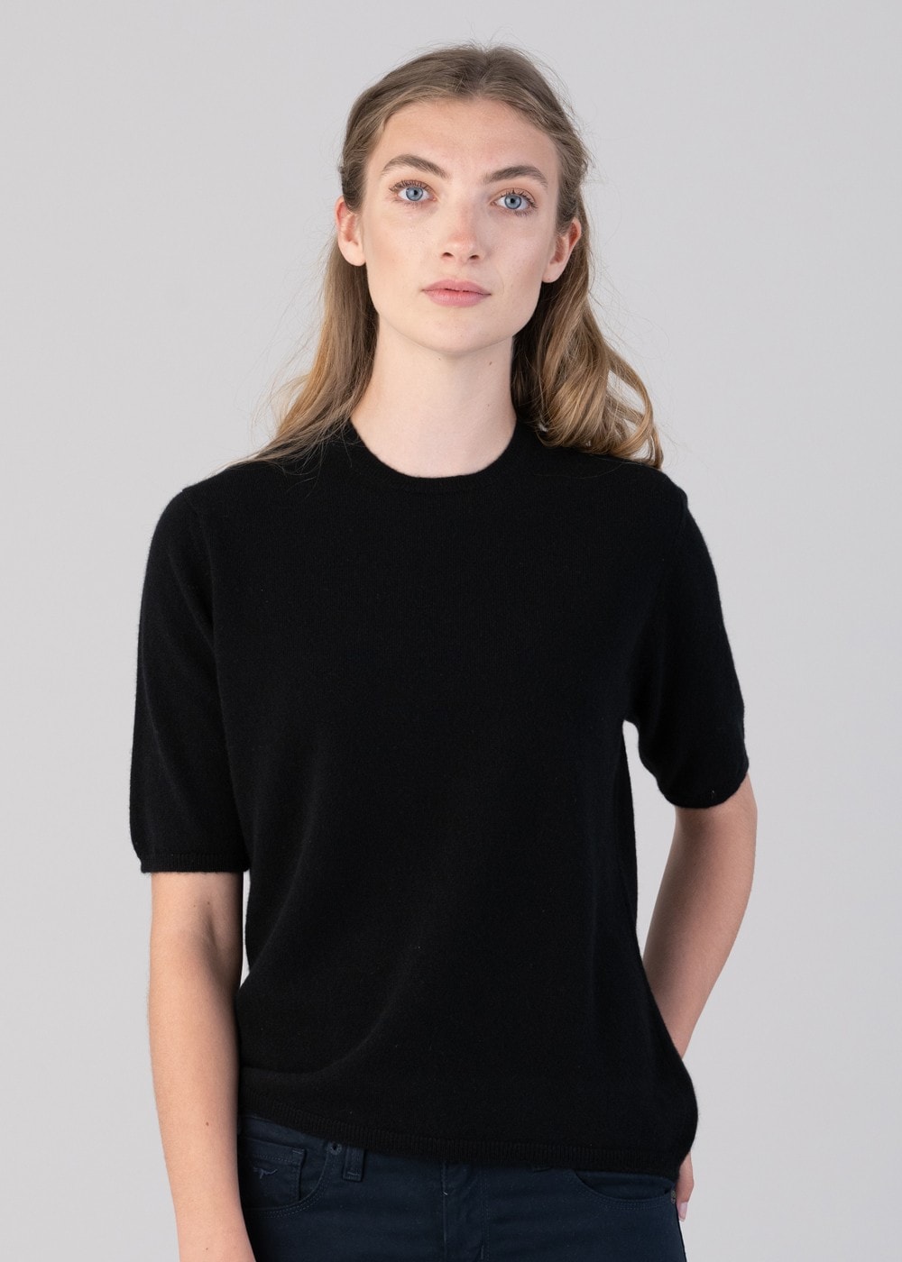 Millie Cashmere Short Sleeve Crew - Black - 4