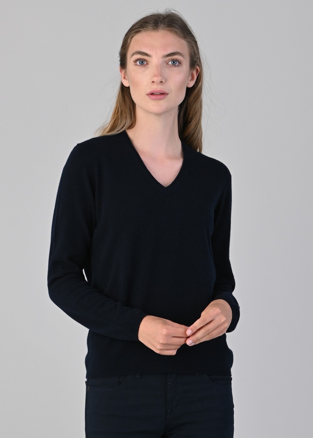 Millie Cashmere Vee Neck - Navy - 4