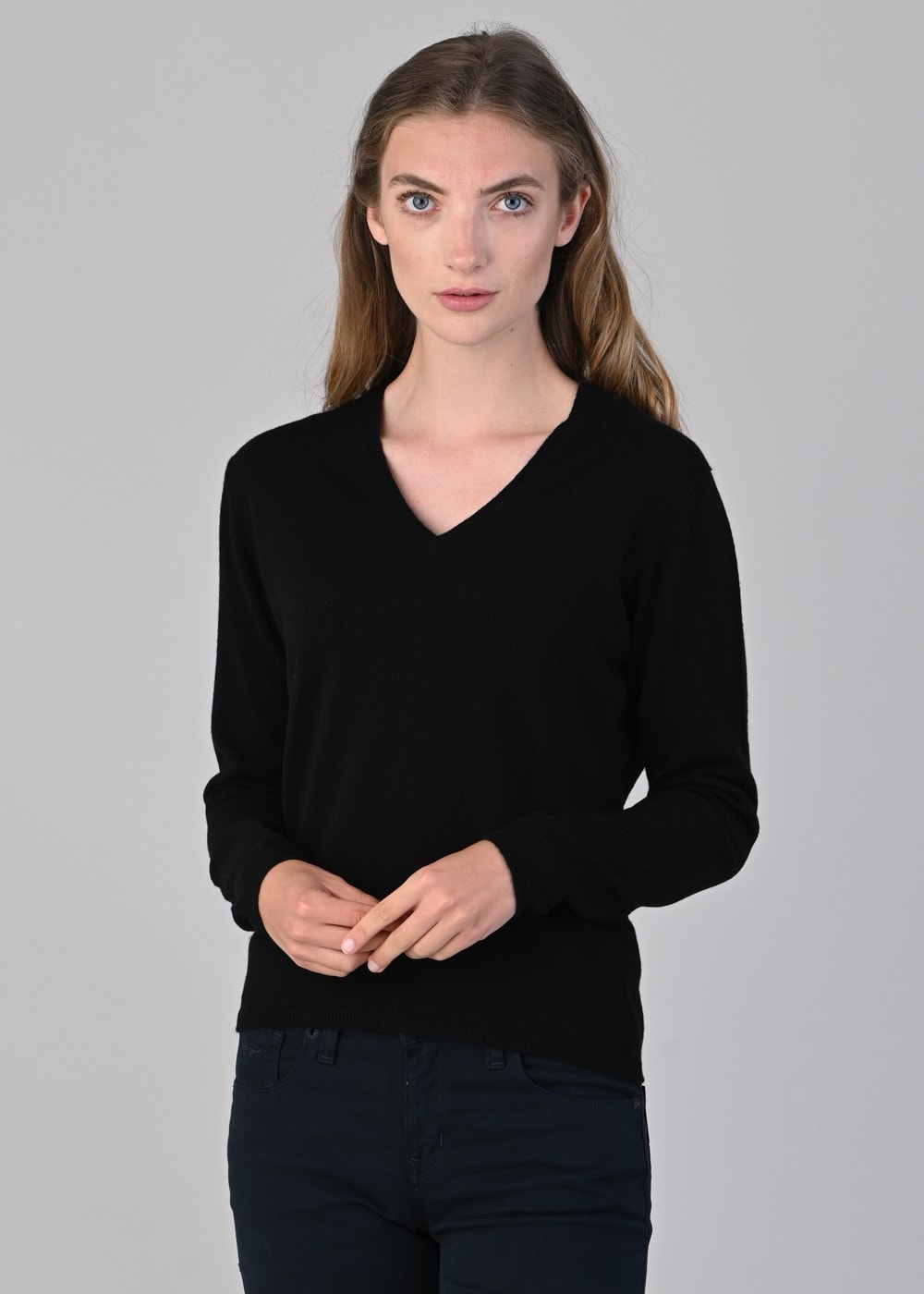 Millie Cashmere Vee Neck - Black - 4