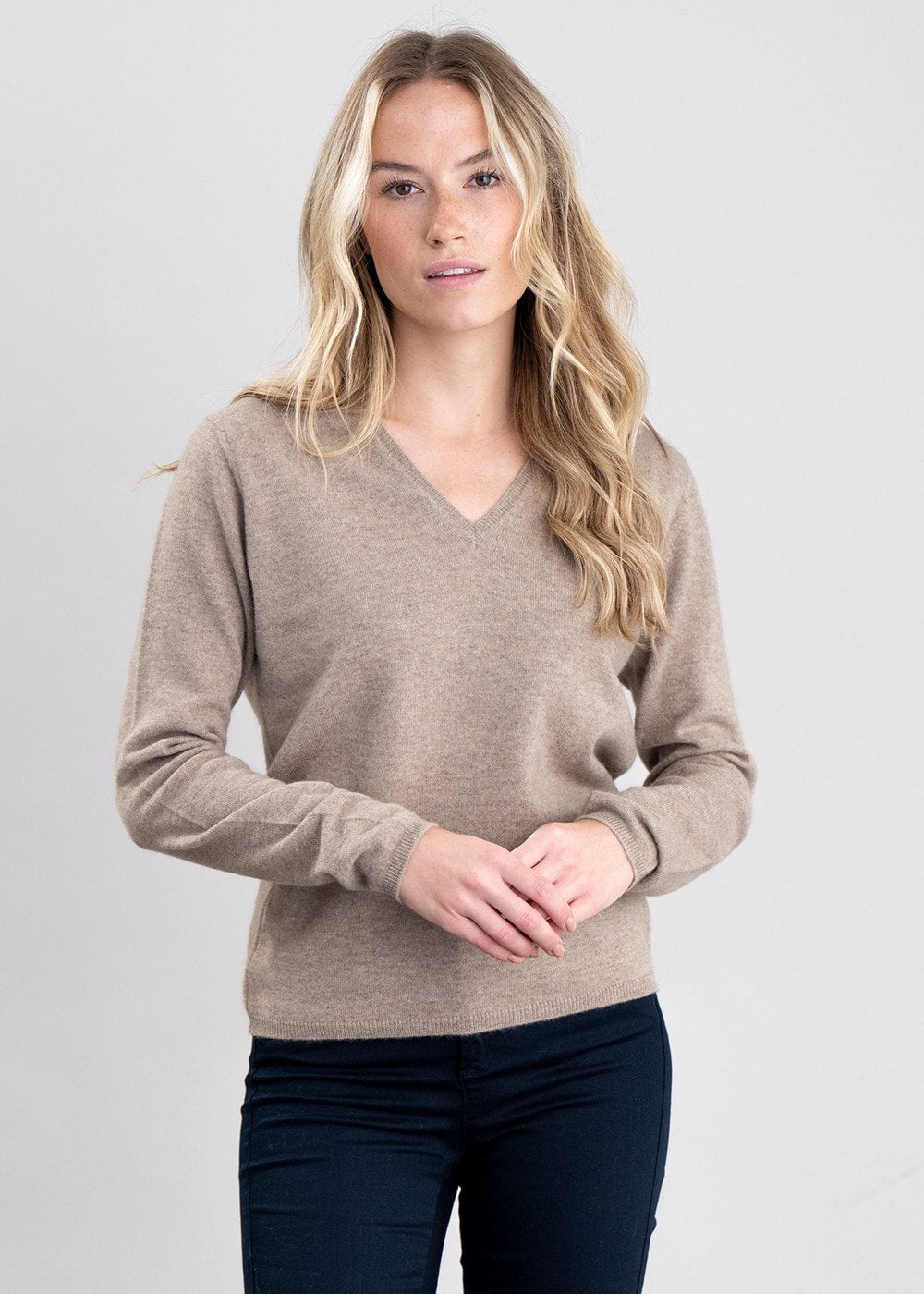 Millie Cashmere Vee Neck - Dark Natural - 2