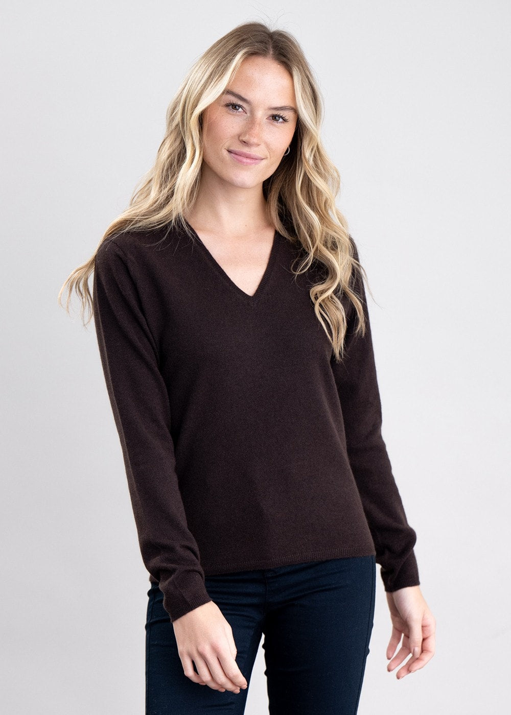 Millie Cashmere Vee Neck - Ebony - 3