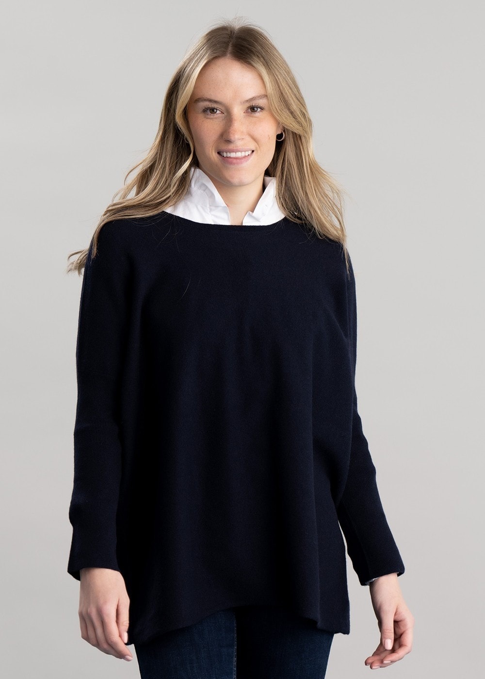 Beatrice Crew Cape - Navy - 2