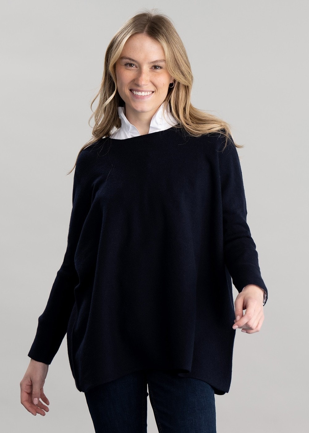 Beatrice Crew Cape - Navy - 3