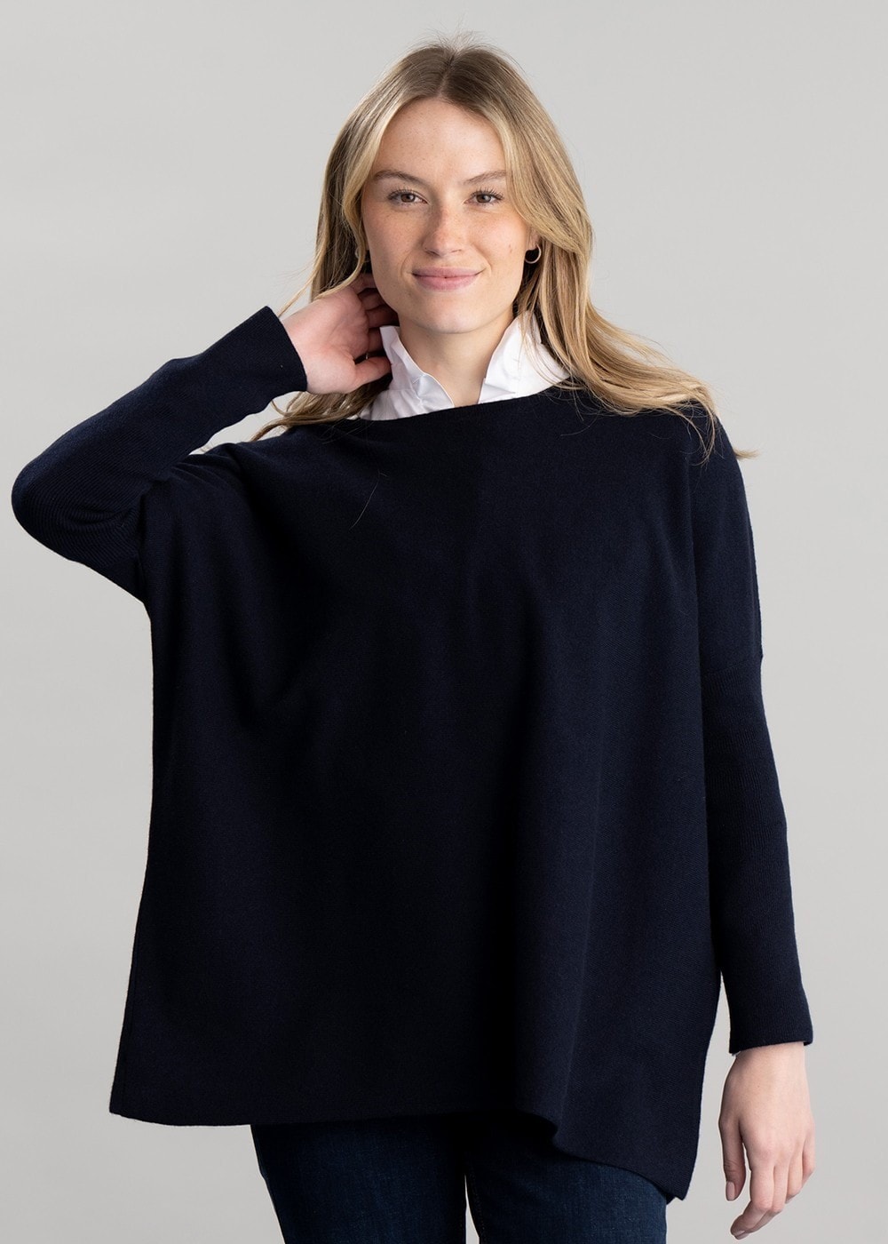 Beatrice Crew Cape - Navy - 4