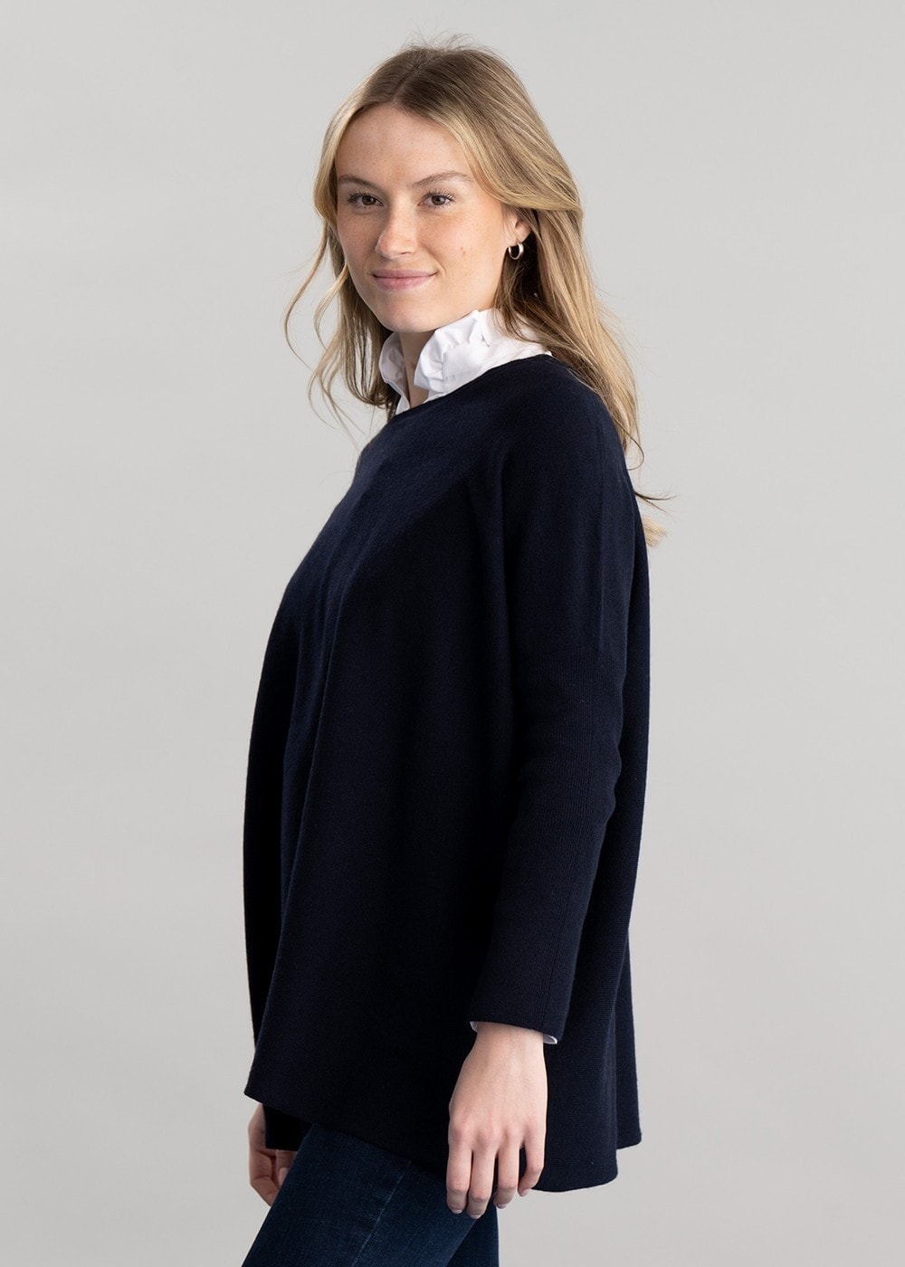 Beatrice Crew Cape - Navy - 5