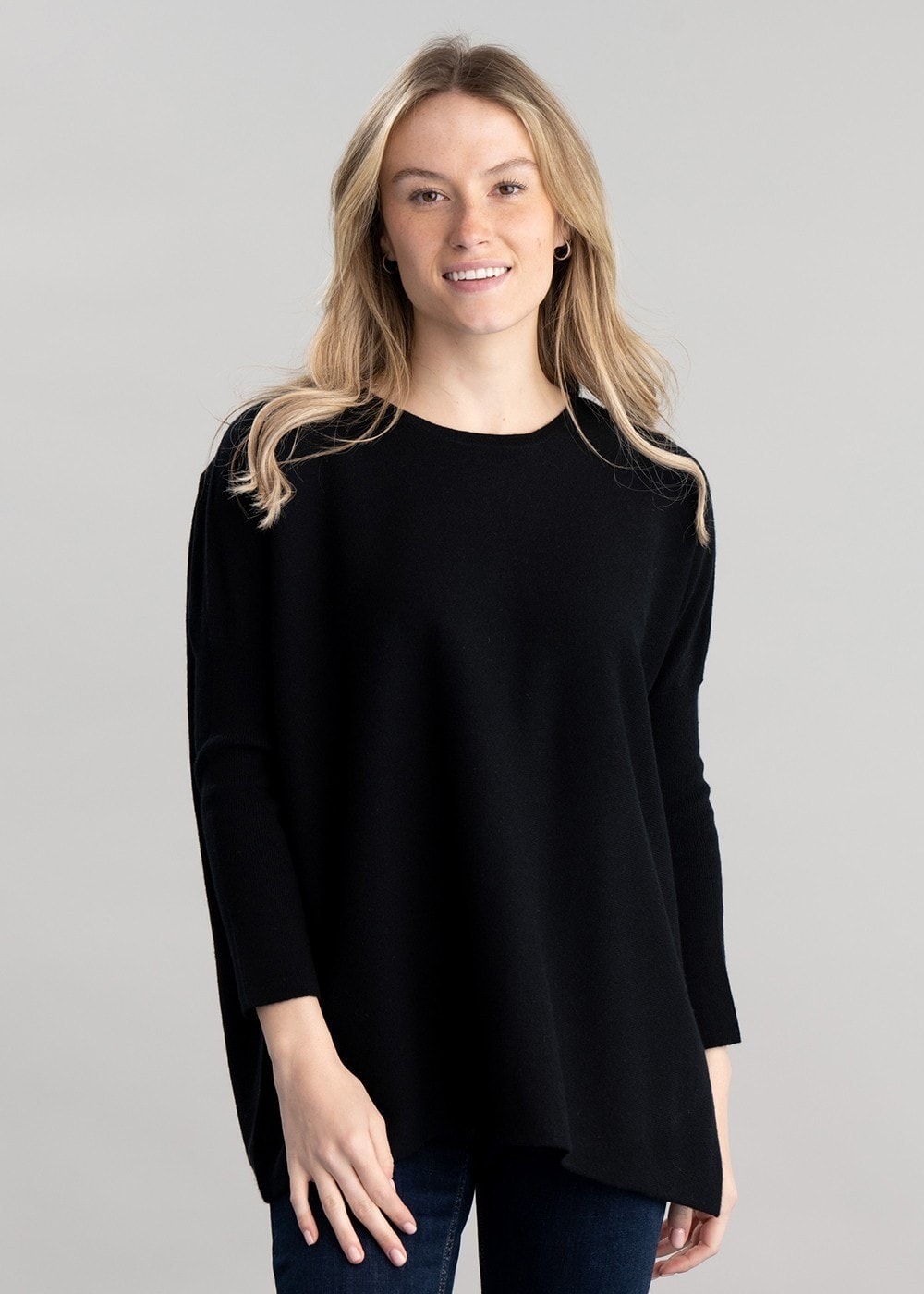 Beatrice Crew Cape - Black - 1