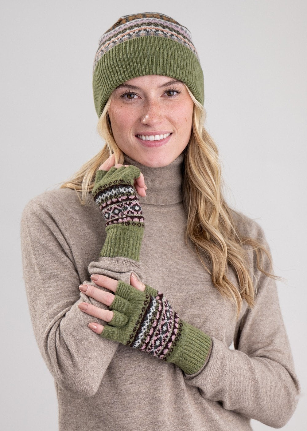 Alba Lambswool Fingerless Gloves - Juniper - 4