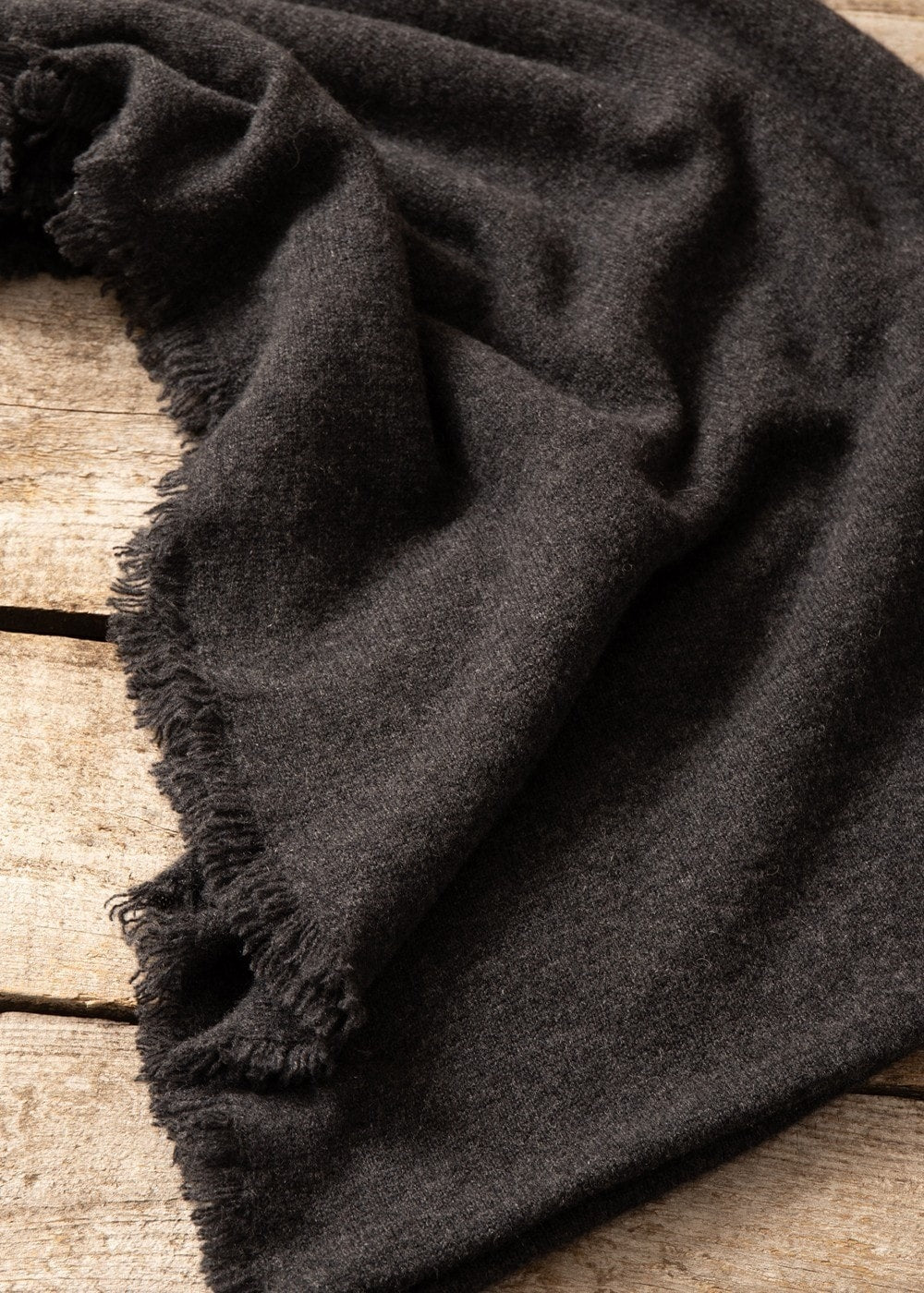 Poppy Cashmere Wrap - Charcoal - 2