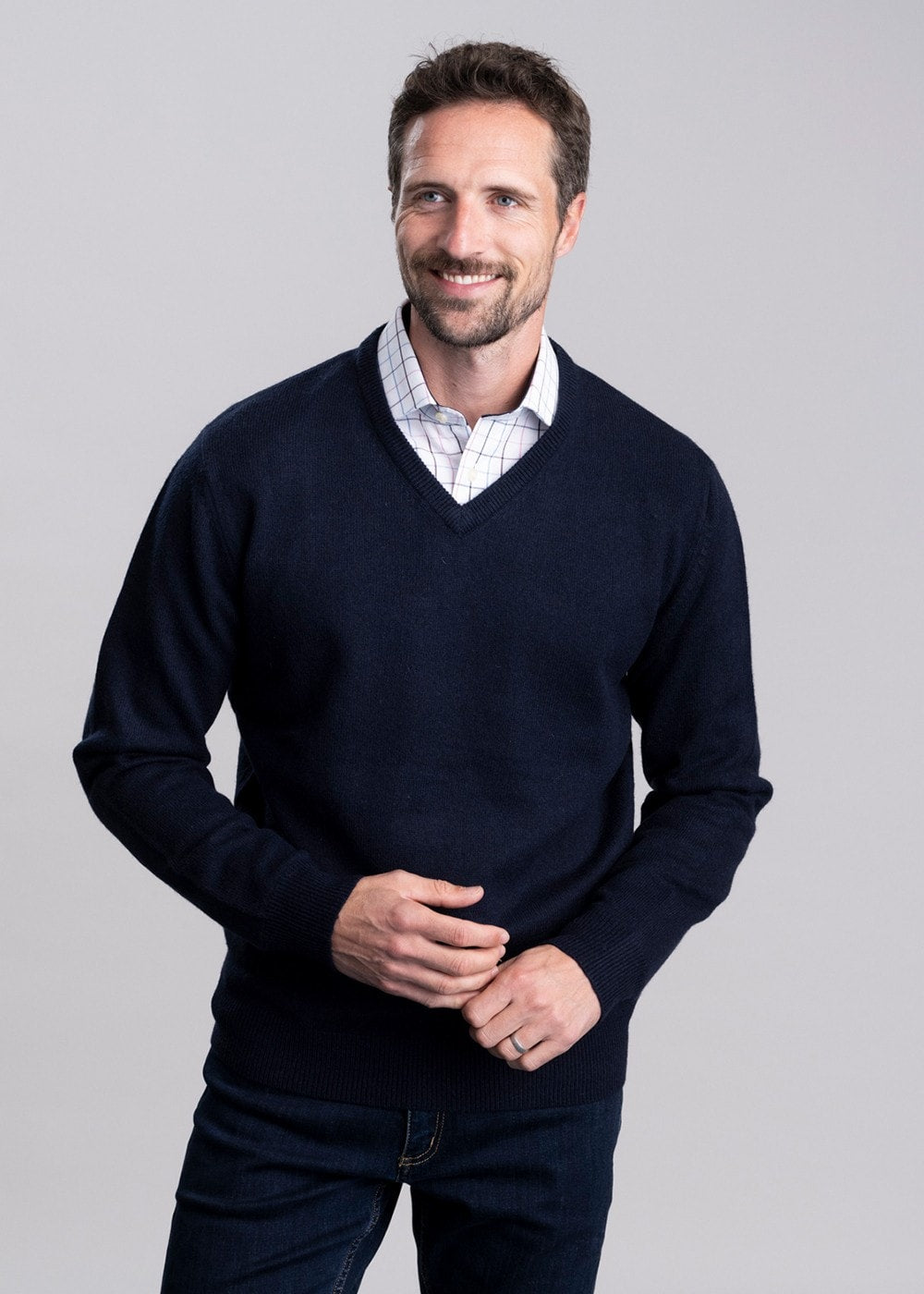 Lewis Lambswool V-Neck Jumper - Navy - 4