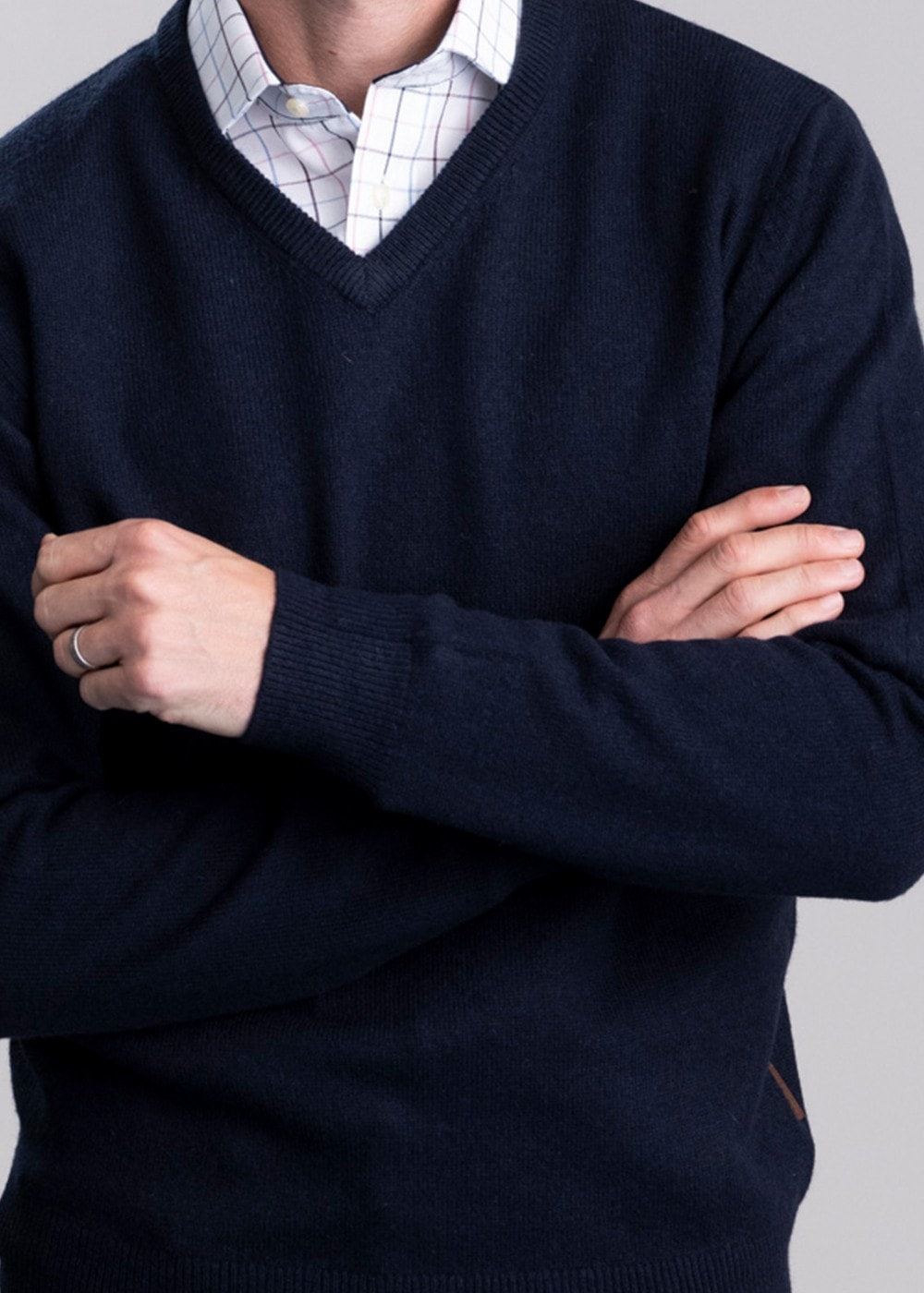 Lewis Lambswool V-Neck Jumper - Navy - 5