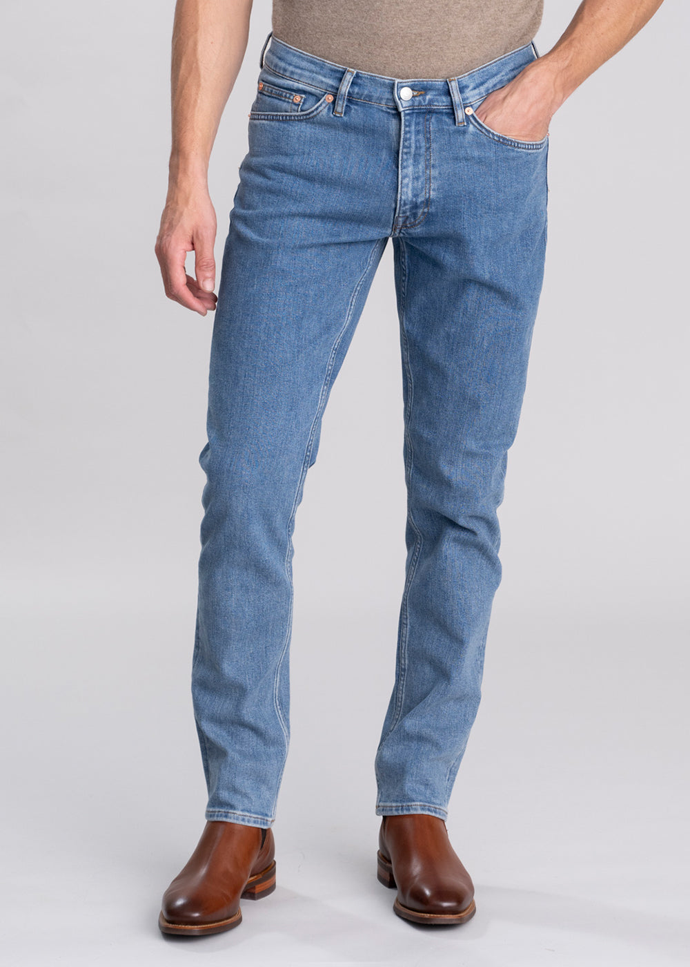 Regular Clean Wash Jeans