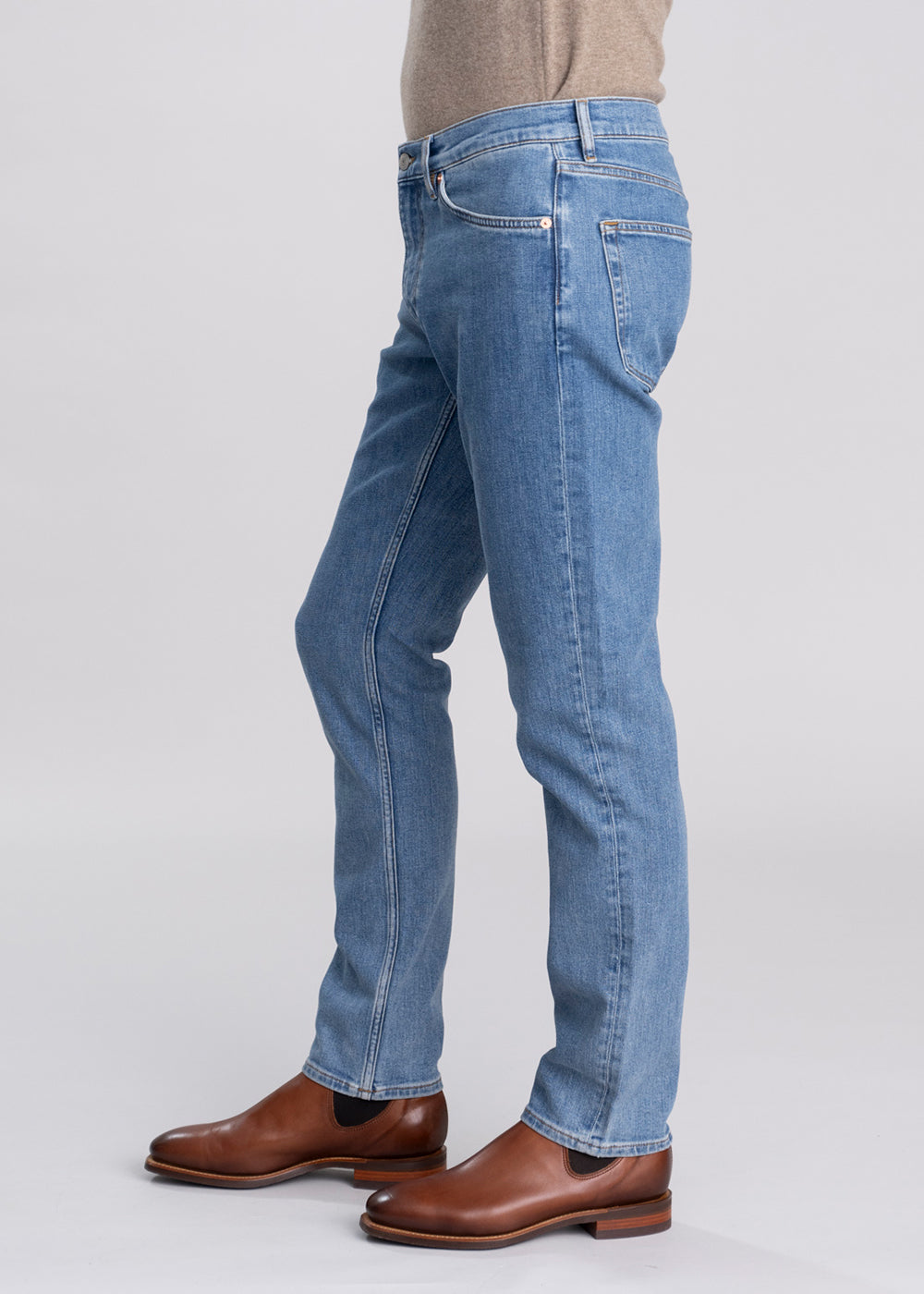 Regular Clean Wash Jeans