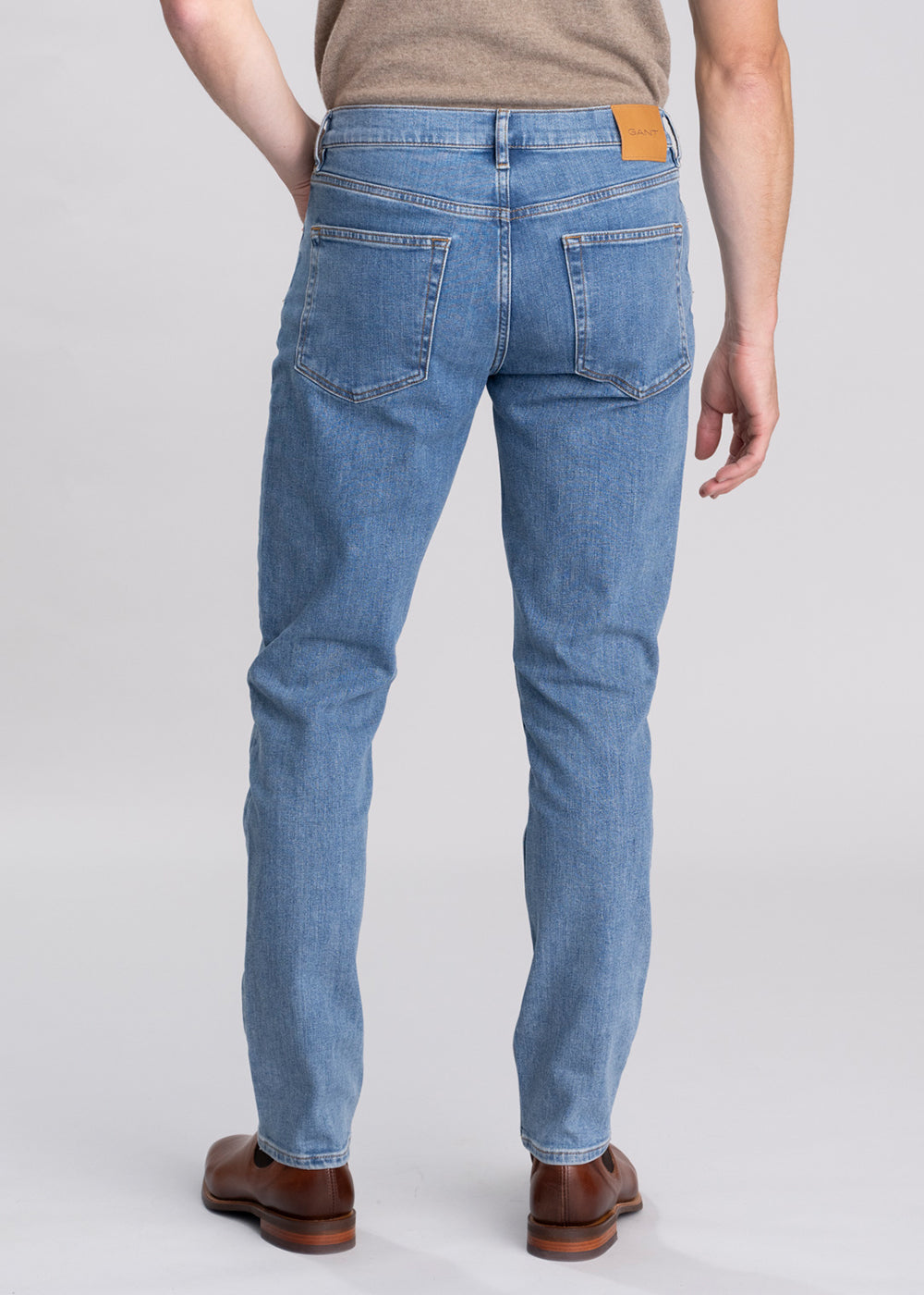 Regular Clean Wash Jeans